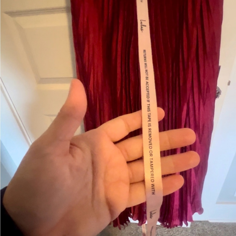 NWT Lulu’s-Pleated Cutout Maxi Dress-Got the Glam-Wine Red - Picture 8 of 8